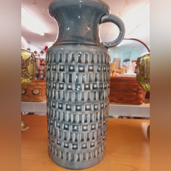 Dotted blue pitcher - Picture 2 of 8